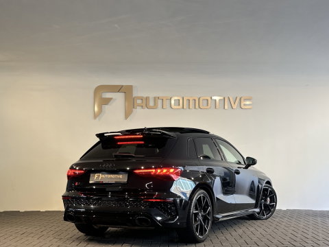 Audi RS3 Sportback 2.5 TFSI quattro Pano|Ceramic|Hulk|Keyless|HuD