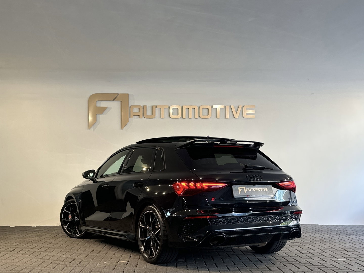 Audi RS3 Sportback 2.5 TFSI quattro Pano|Ceramic|Hulk|Keyless|HuD