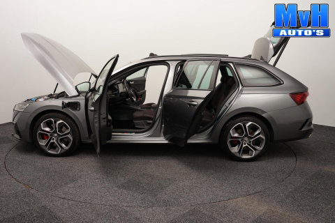 Škoda Octavia Combi 1.4 TSI RS PHEV Business|PANO|SOH.95%