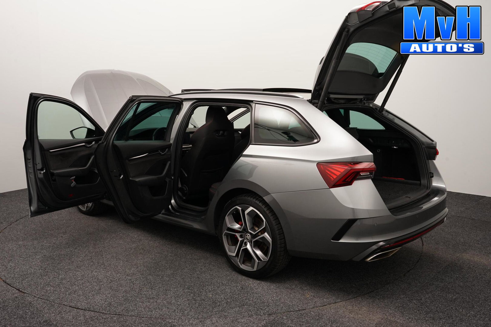 Škoda Octavia Combi 1.4 TSI RS PHEV Business|PANO|SOH.95%
