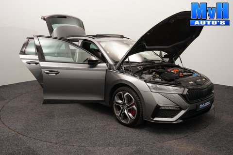 Škoda Octavia Combi 1.4 TSI RS PHEV Business|PANO|SOH.95%