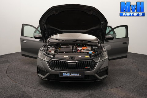 Škoda Octavia Combi 1.4 TSI RS PHEV Business|PANO|SOH.95%