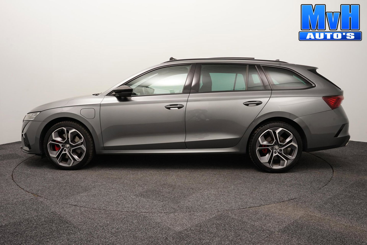 Škoda Octavia Combi 1.4 TSI RS PHEV Business|PANO|SOH.95%