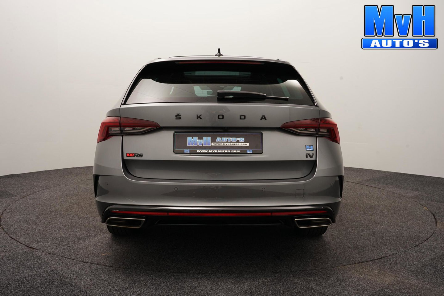 Škoda Octavia Combi 1.4 TSI RS PHEV Business|PANO|SOH.95%