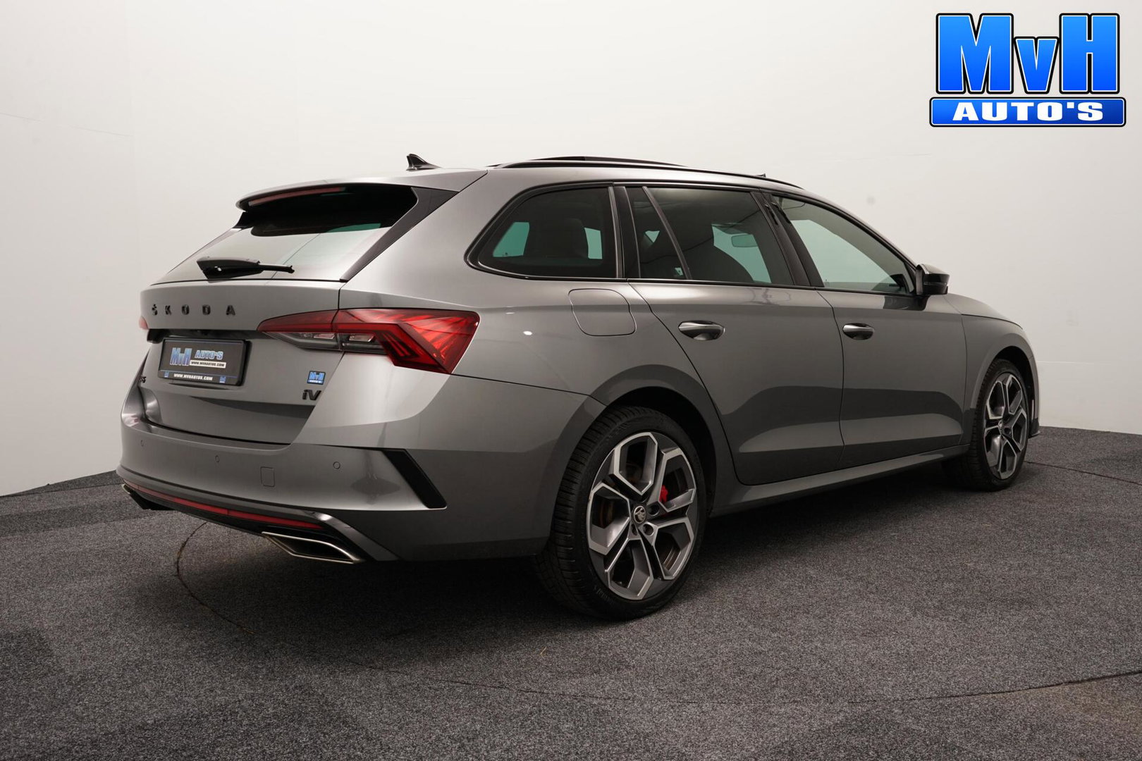 Škoda Octavia Combi 1.4 TSI RS PHEV Business|PANO|SOH.95%