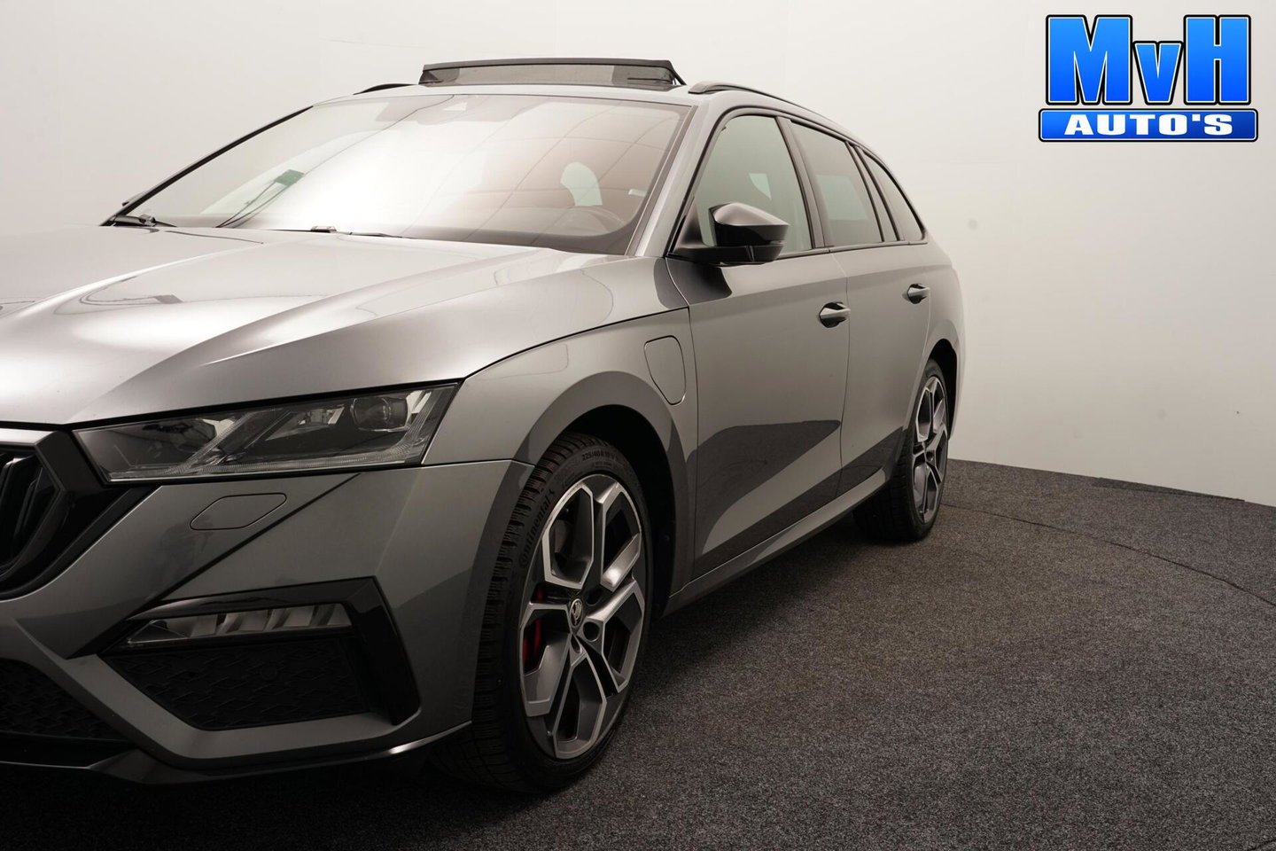 Škoda Octavia Combi 1.4 TSI RS PHEV Business|PANO|SOH.95%