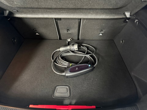 Mercedes-Benz A-Klasse 250 e Premium Plus AMG-Line*BOMVOL*