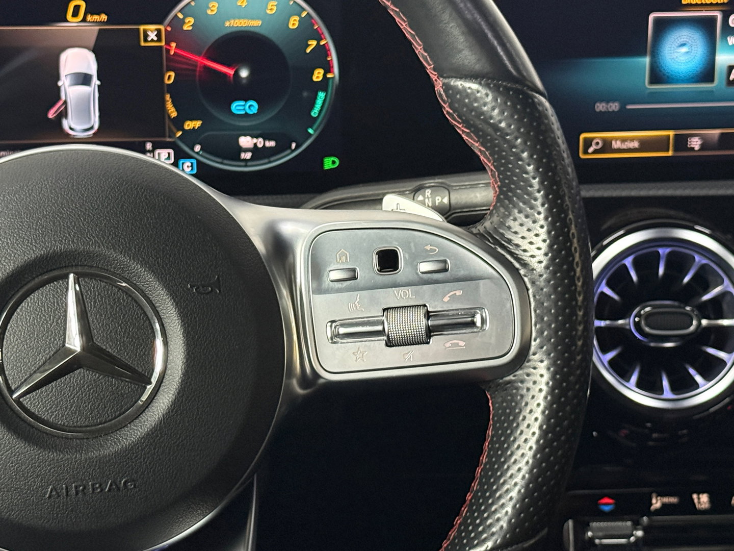 Mercedes-Benz A-Klasse 250 e Premium Plus AMG-Line*BOMVOL*