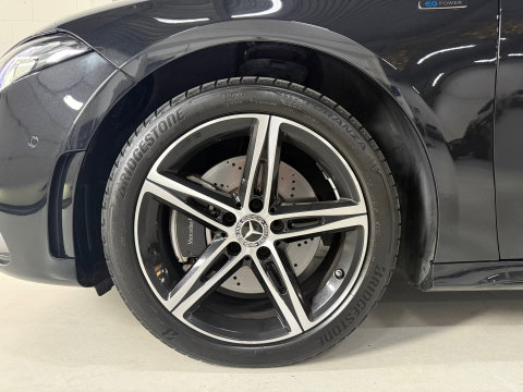 Mercedes-Benz A-Klasse 250 e Premium Plus AMG-Line*BOMVOL*