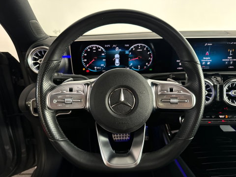 Mercedes-Benz CLA-Klasse 180 AMG Pano|Stoelventilatie|360 Camera|Keyless|Blindspot