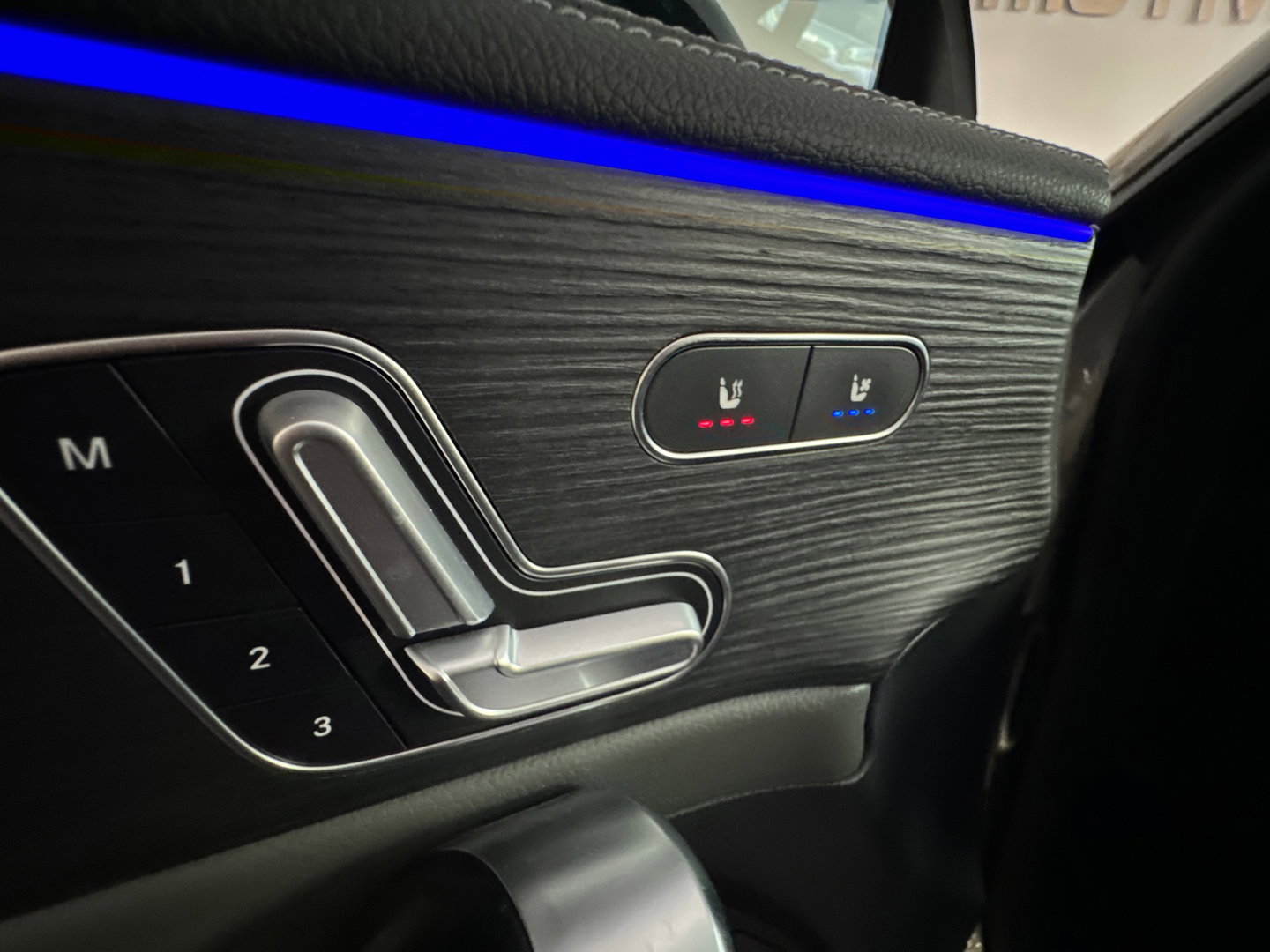 Mercedes-Benz CLA-Klasse 180 AMG Pano|Stoelventilatie|360 Camera|Keyless|Blindspot
