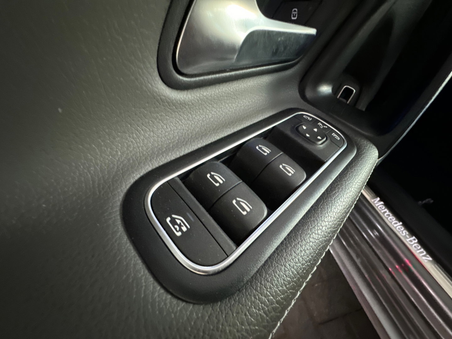 Mercedes-Benz CLA-Klasse 180 AMG Pano|Stoelventilatie|360 Camera|Keyless|Blindspot