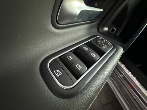 Mercedes-Benz CLA-Klasse 180 AMG Pano|Stoelventilatie|360 Camera|Keyless|Blindspot