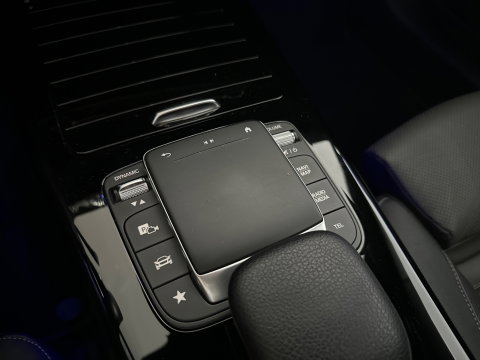 Mercedes-Benz CLA-Klasse 180 AMG Pano|Stoelventilatie|360 Camera|Keyless|Blindspot