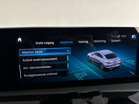 Mercedes-Benz CLA-Klasse 180 AMG Pano|Stoelventilatie|360 Camera|Keyless|Blindspot