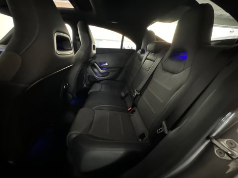 Mercedes-Benz CLA-Klasse 180 AMG Pano|Stoelventilatie|360 Camera|Keyless|Blindspot