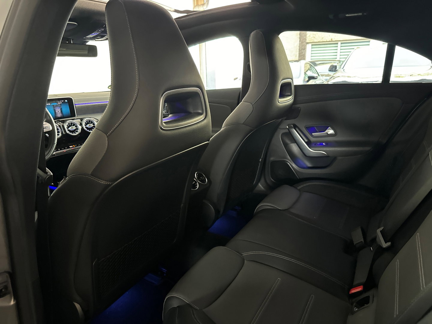 Mercedes-Benz CLA-Klasse 180 AMG Pano|Stoelventilatie|360 Camera|Keyless|Blindspot