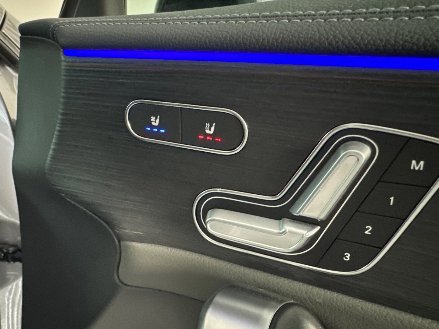 Mercedes-Benz CLA-Klasse 180 AMG Pano|Stoelventilatie|360 Camera|Keyless|Blindspot
