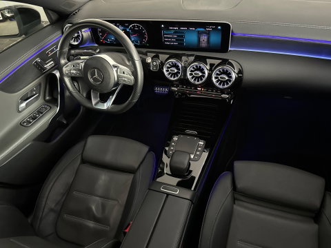 Mercedes-Benz CLA-Klasse 180 AMG Pano|Stoelventilatie|360 Camera|Keyless|Blindspot