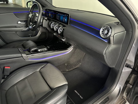 Mercedes-Benz CLA-Klasse 180 AMG Pano|Stoelventilatie|360 Camera|Keyless|Blindspot
