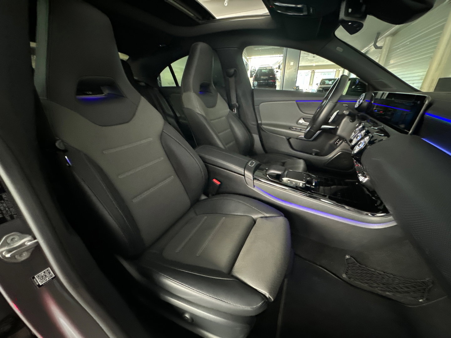 Mercedes-Benz CLA-Klasse 180 AMG Pano|Stoelventilatie|360 Camera|Keyless|Blindspot