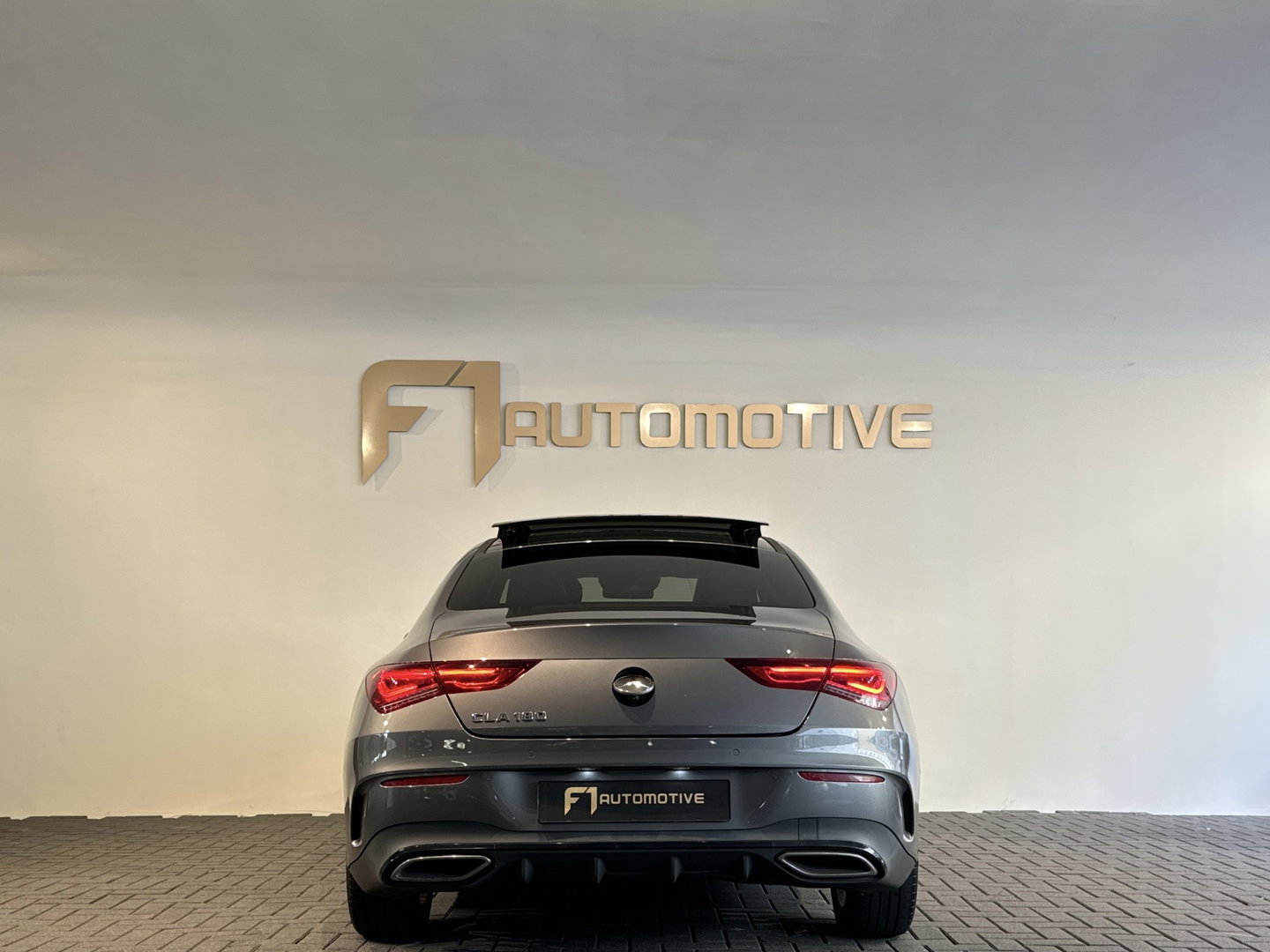 Mercedes-Benz CLA-Klasse 180 AMG Pano|Stoelventilatie|360 Camera|Keyless|Blindspot