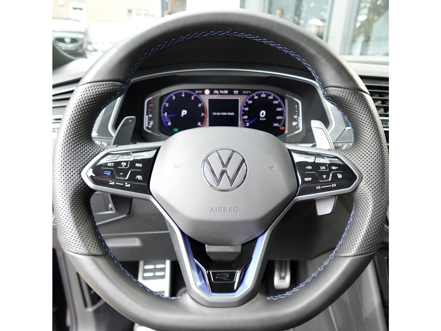 Volkswagen Tiguan 2.0 TSI R 4Motion PANO H&K 360 VOL