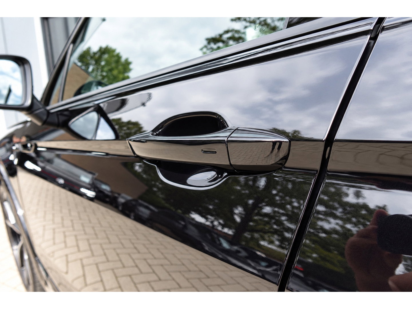 Volkswagen Tiguan 2.0 TSI R 4Motion PANO H&K 360 VOL