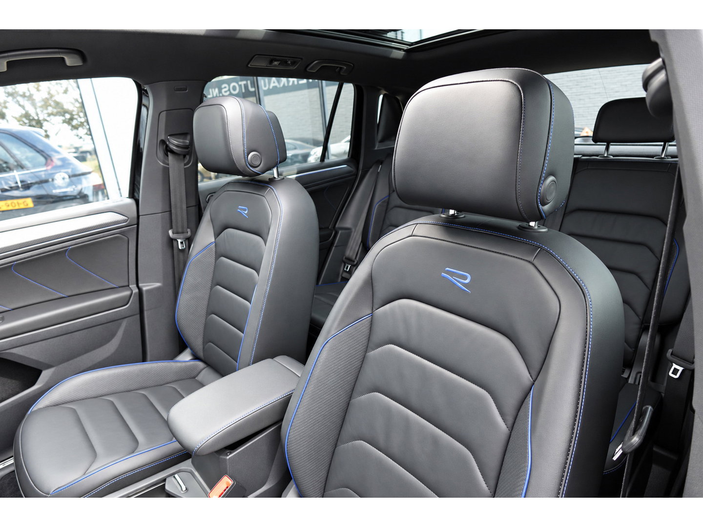 Volkswagen Tiguan 2.0 TSI R 4Motion PANO H&K 360 VOL