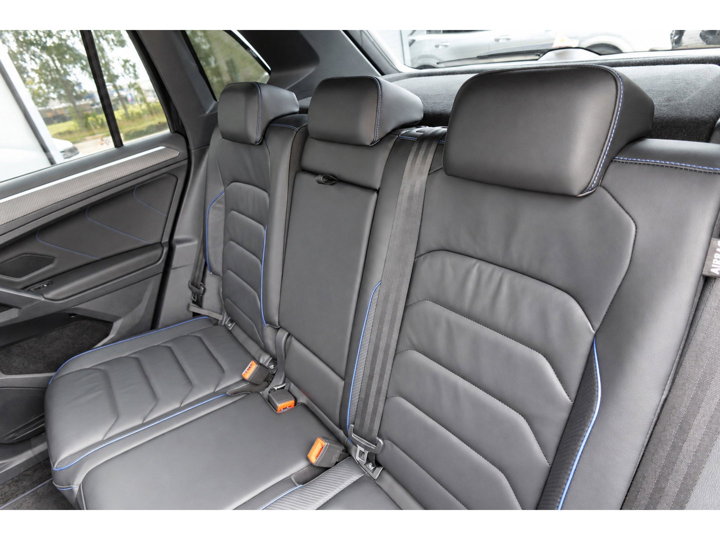 Volkswagen Tiguan 2.0 TSI R 4Motion PANO H&K 360 VOL