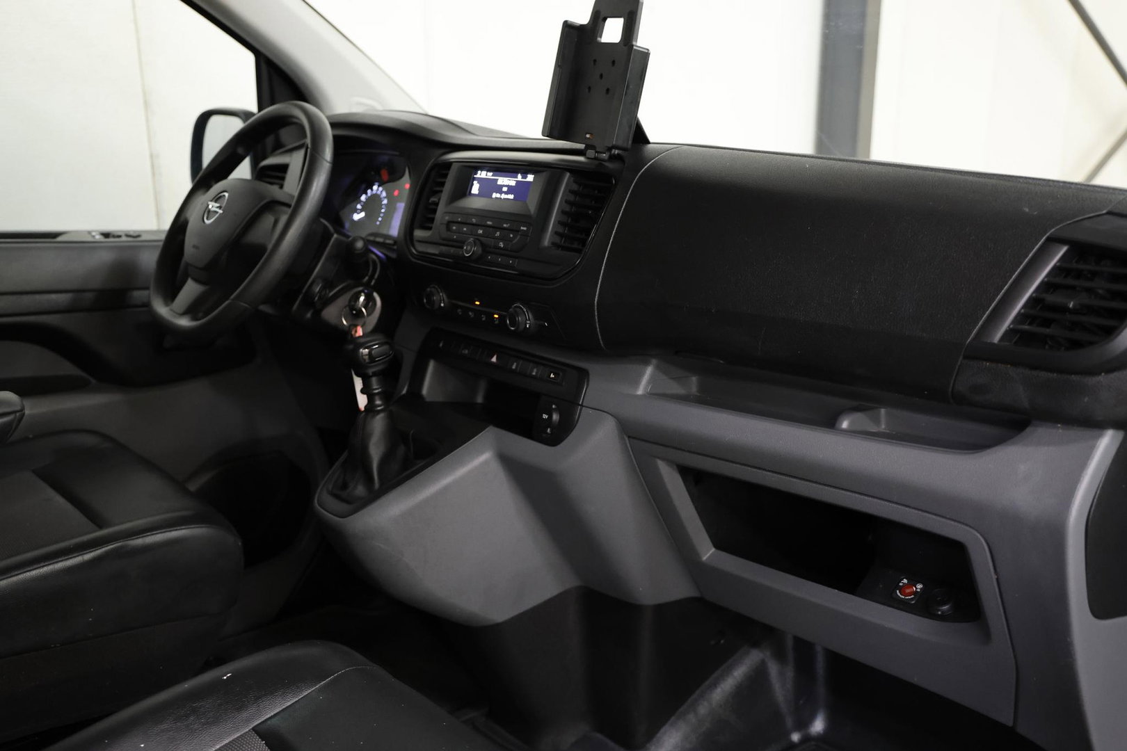 Opel Vivaro 2.0 CDTI L3H1 IMPERIAAL TREKHAAK 2500KG