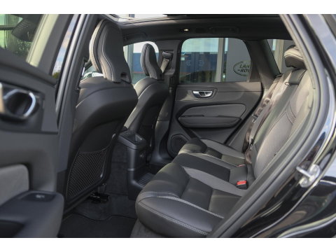 Volvo XC60 2.0 T6 350pk Plus Black Edition Panoramadak Luchtvering *BTW* NIEUW!! 21" LMV BOMVOL!!