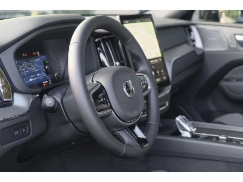 Volvo XC60 2.0 T6 350pk Plus Black Edition Panoramadak Luchtvering *BTW* NIEUW!! 21" LMV BOMVOL!!