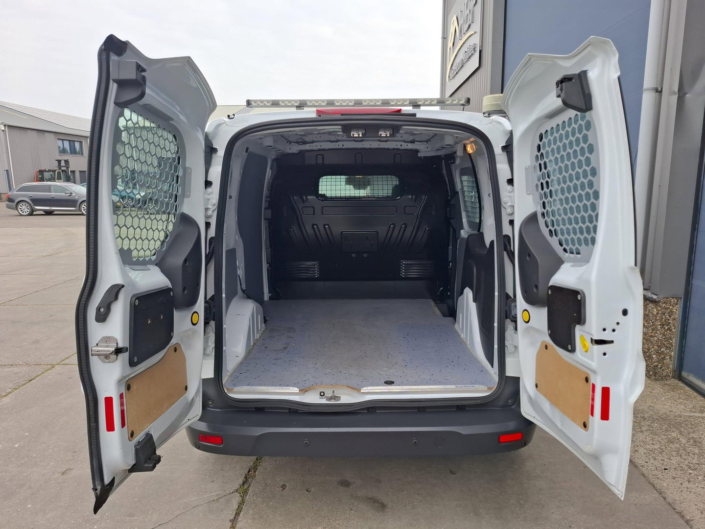 Ford Transit Connect 1.5 TDCi 75kW (T210) LWB Ambiente AIRCO / CRUISE CONTROLE / EURO 6 / PERFECT ONDERDHOUDEN