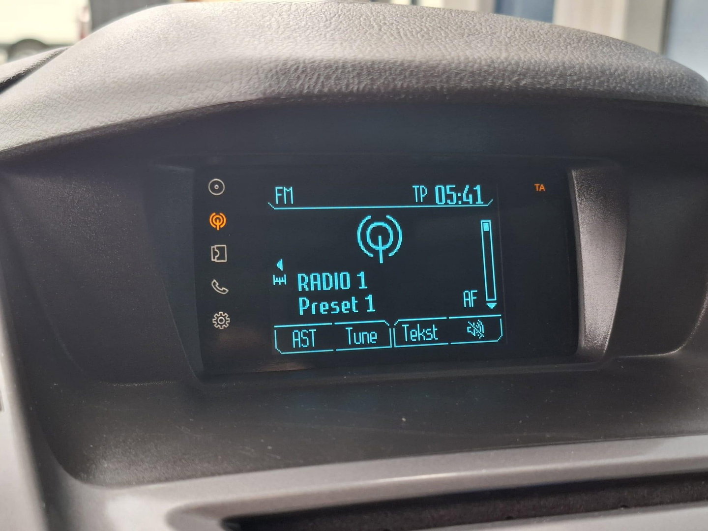 Ford Transit Connect 1.5 TDCi 75kW (T210) LWB Ambiente AIRCO / CRUISE CONTROLE / EURO 6 / PERFECT ONDERDHOUDEN