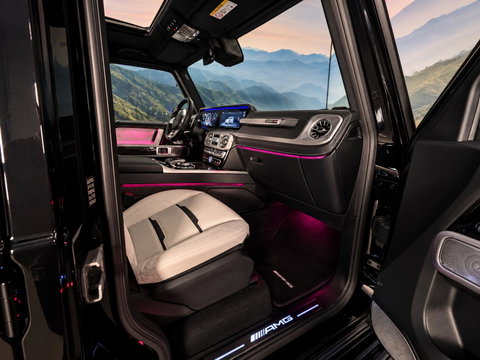 Mercedes-Benz G-Klasse 700 Brabus widebody Full Options