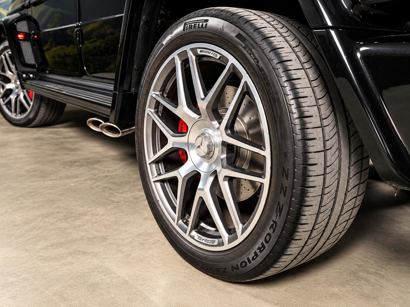 Mercedes-Benz G-Klasse 700 Brabus widebody Full Options