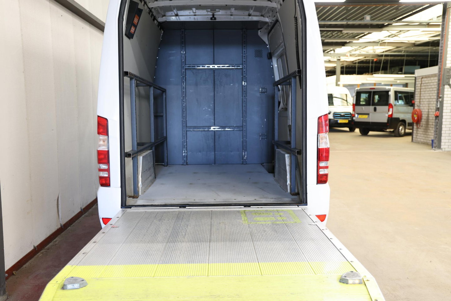 Mercedes-Benz Sprinter 2.2 CDI AUTOMAAT LAADKLEP POST NL