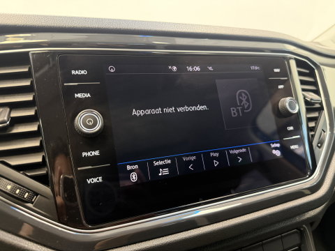 Volkswagen T-Roc 1.5 TSI Sport ACC Panoramadak PDC Automaat