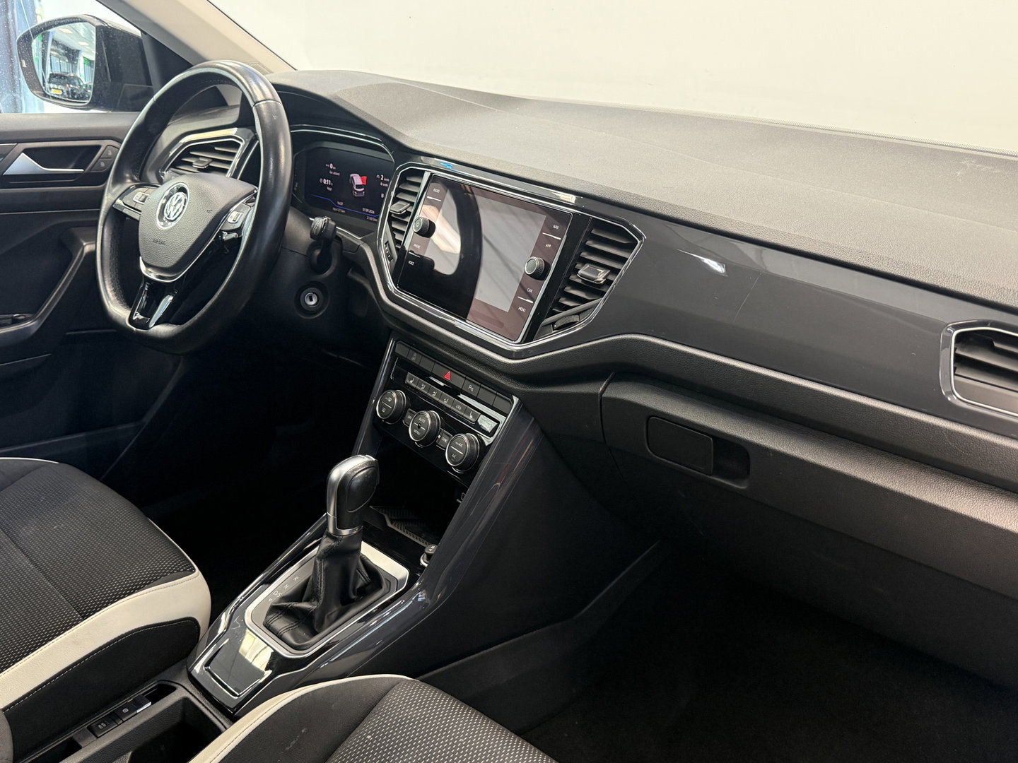 Volkswagen T-Roc 1.5 TSI Sport ACC Panoramadak PDC Automaat