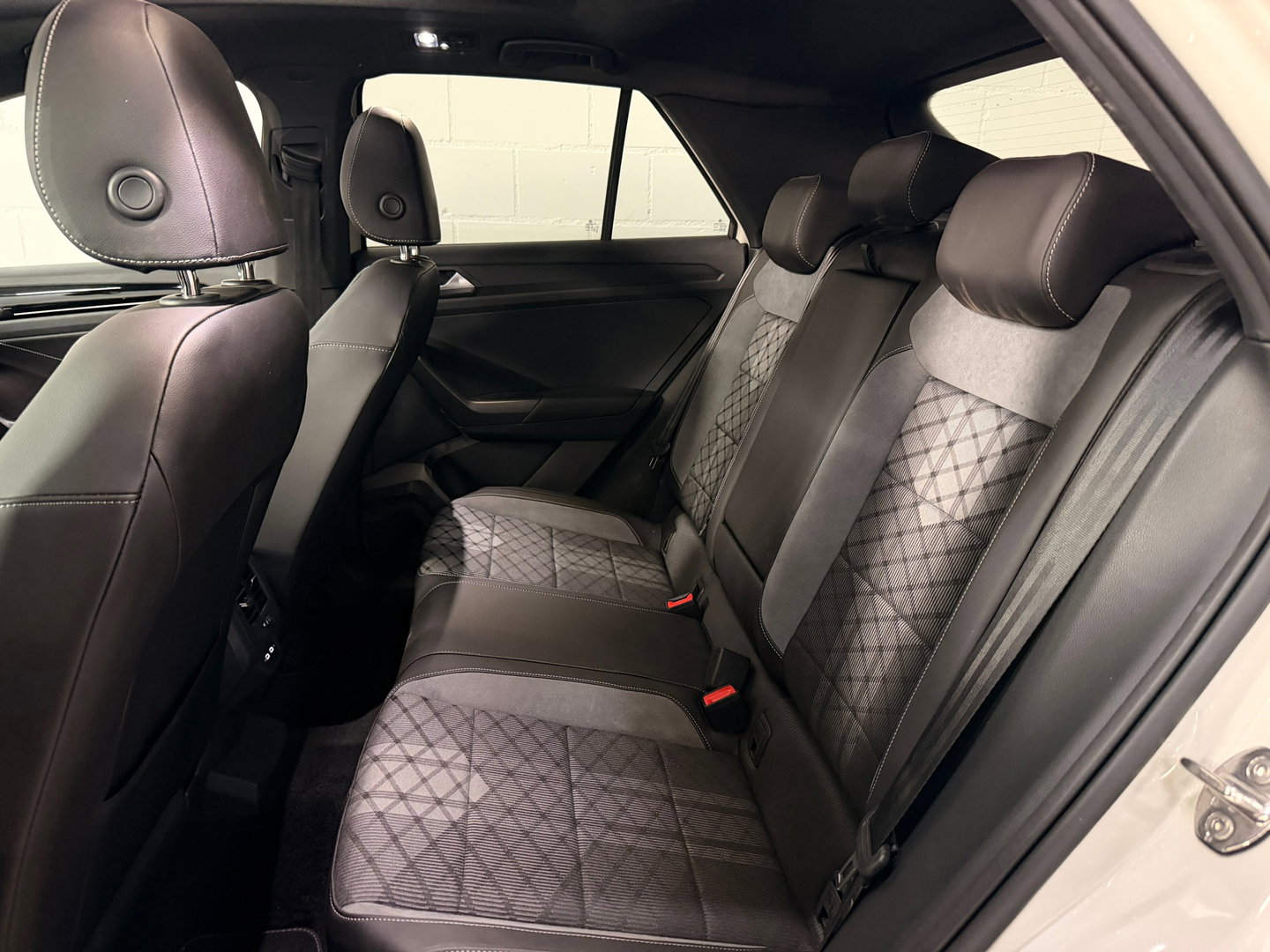 Volkswagen T-Roc 1.5 TSI R-Line Cam*Led*Keyless