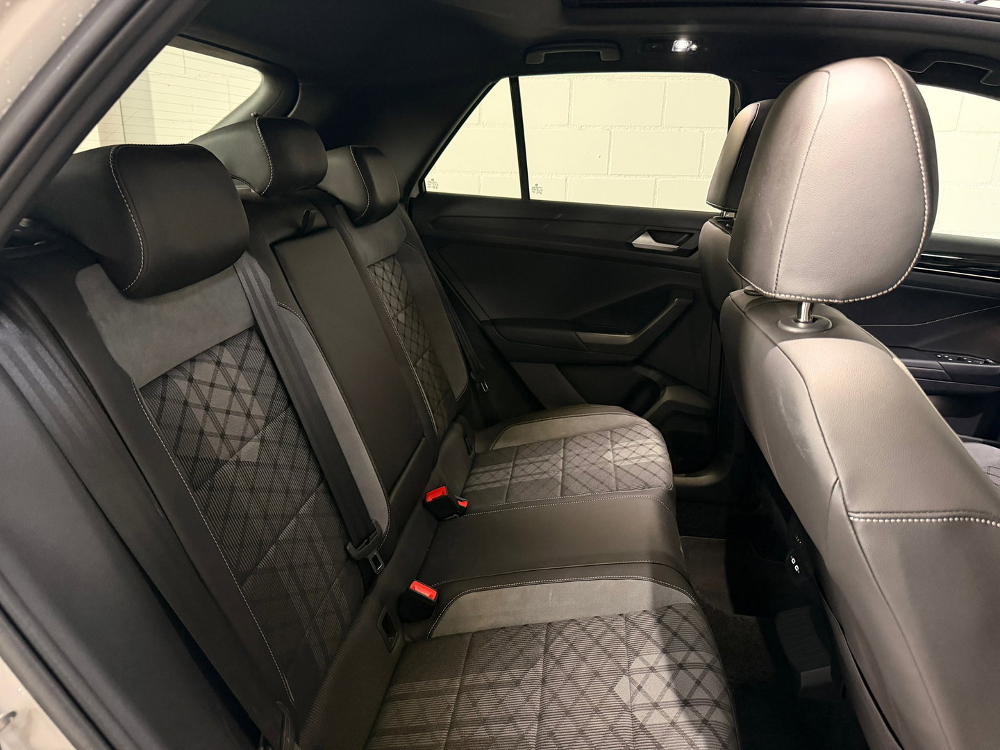 Volkswagen T-Roc 1.5 TSI R-Line Cam*Led*Keyless