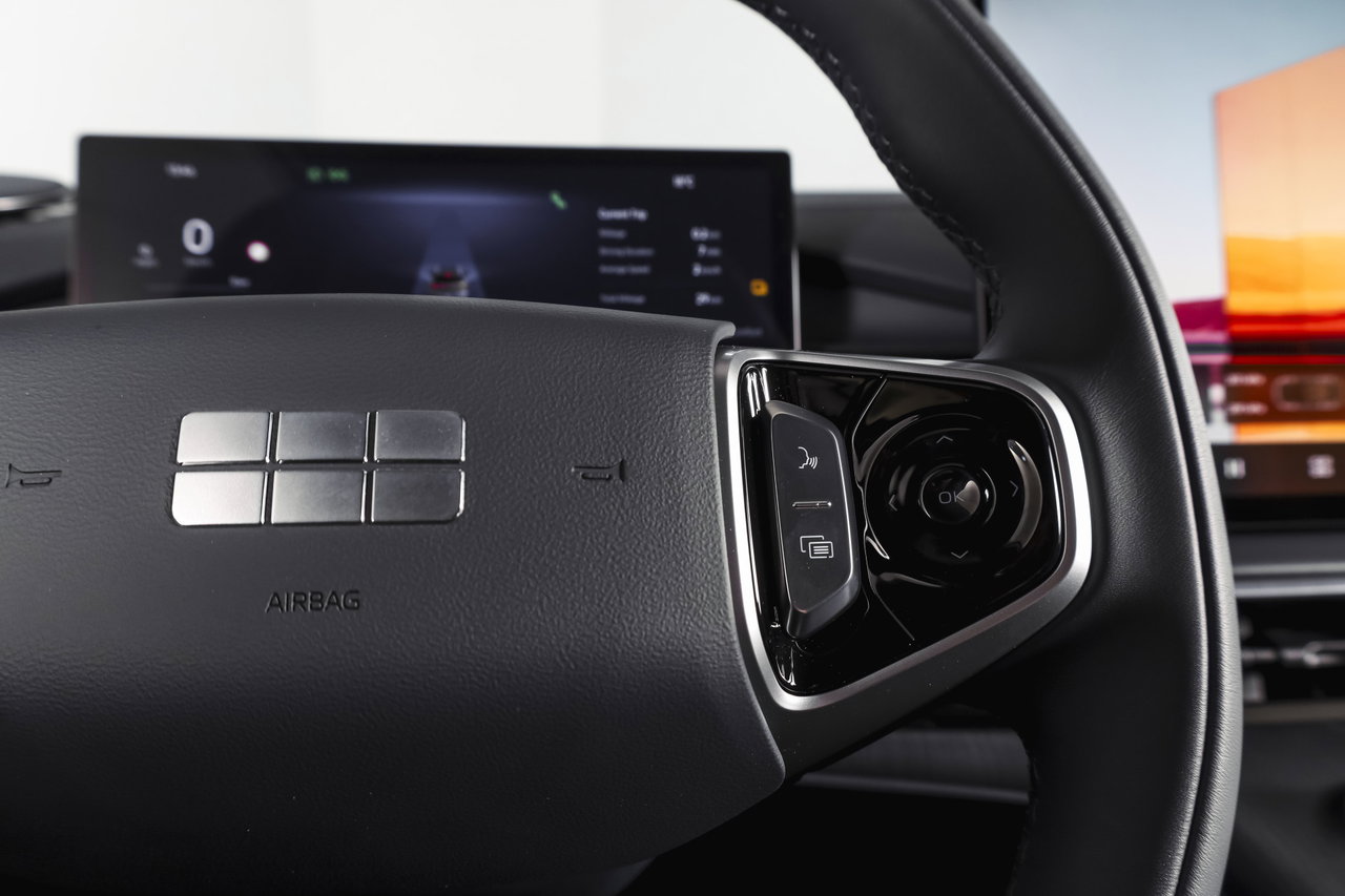 Geely E5