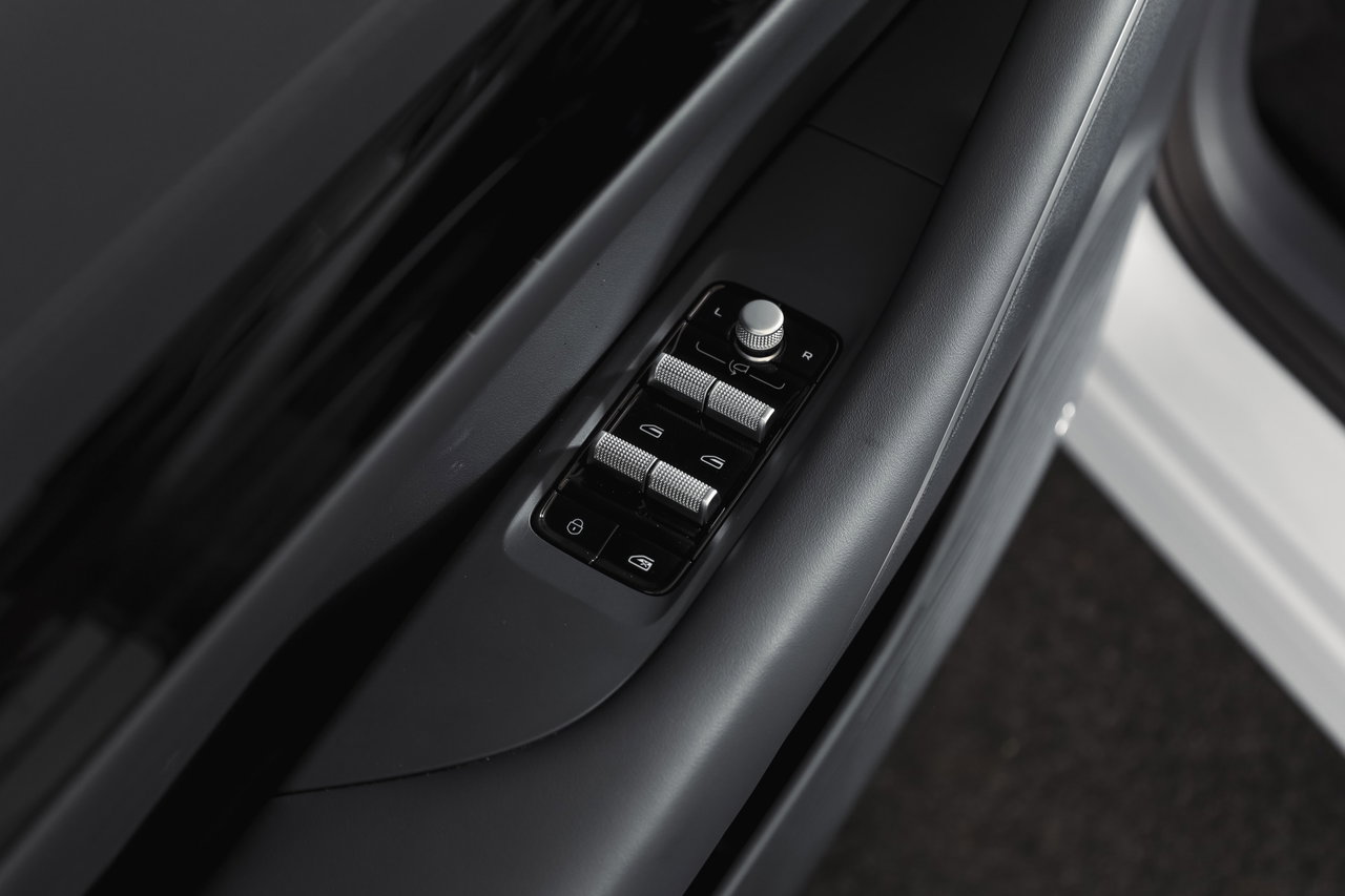 Geely E5