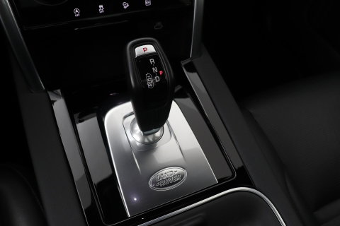 Land Rover Discovery Sport P300e 1.5 S | Panoramadak | 360° Camera | Meridian | Trekhaak | Leder | Stoelverwarming V+A