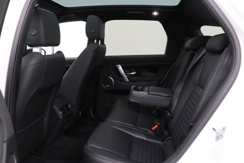 Land Rover Discovery Sport P300e 1.5 S | Panoramadak | 360° Camera | Meridian | Trekhaak | Leder | Stoelverwarming V+A