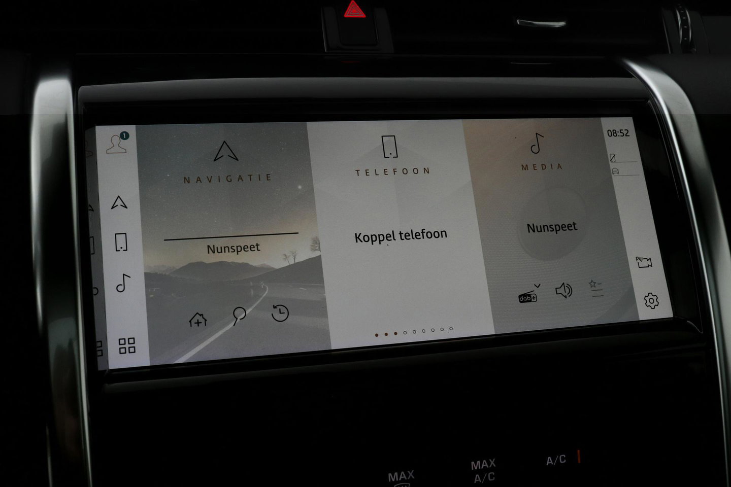 Land Rover Discovery Sport P300e 1.5 S | Panoramadak | 360° Camera | Meridian | Trekhaak | Leder | Stoelverwarming V+A