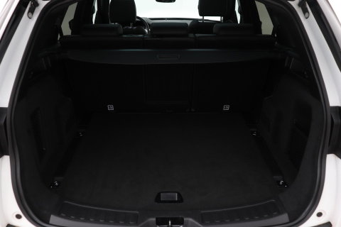 Land Rover Discovery Sport P300e 1.5 S | Panoramadak | 360° Camera | Meridian | Trekhaak | Leder | Stoelverwarming V+A