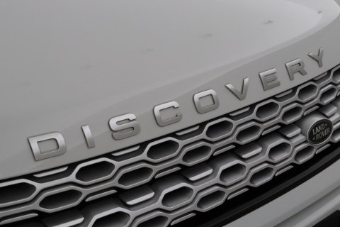 Land Rover Discovery Sport P300e 1.5 S | Panoramadak | 360° Camera | Meridian | Trekhaak | Leder | Stoelverwarming V+A
