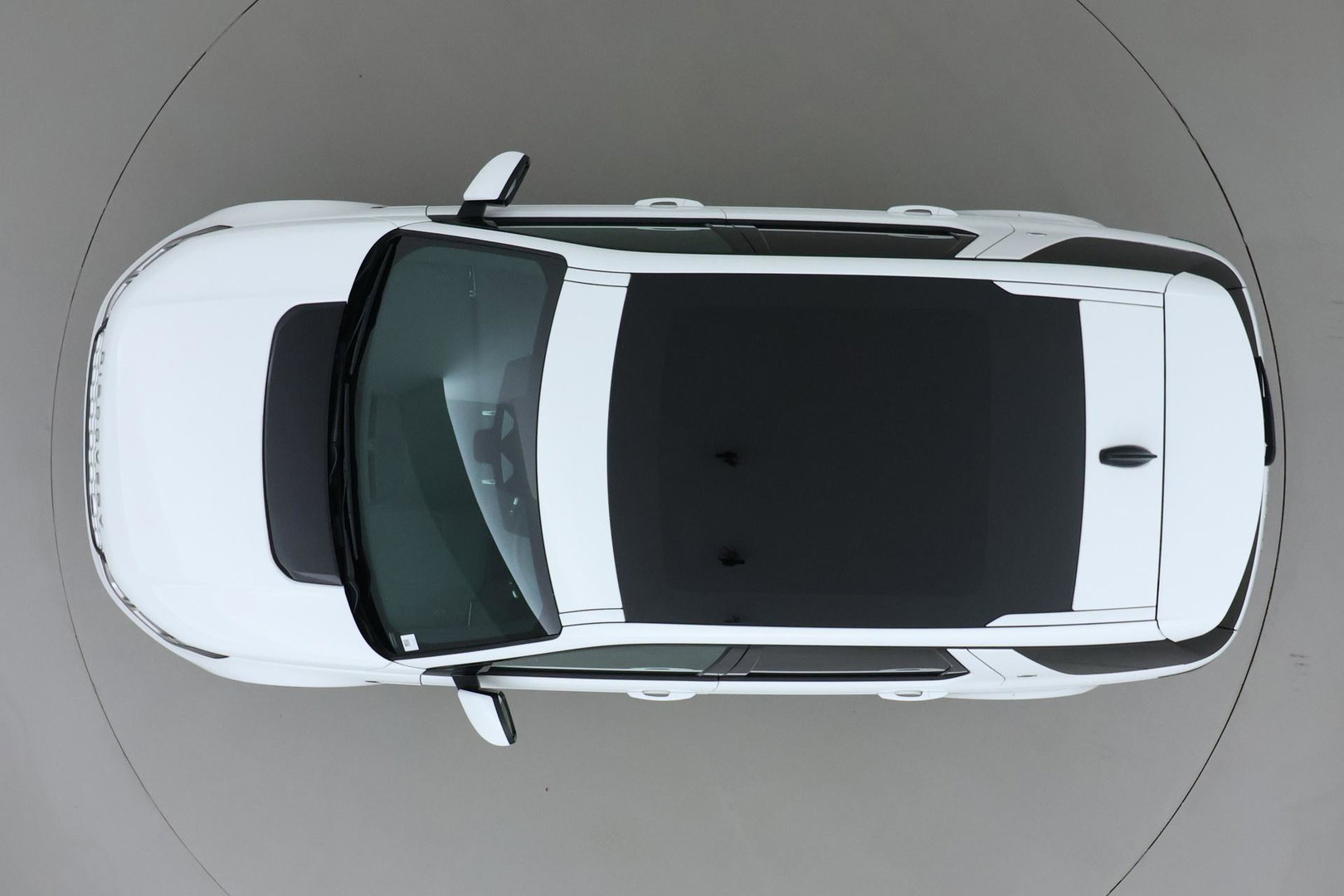 Land Rover Discovery Sport P300e 1.5 S | Panoramadak | 360° Camera | Meridian | Trekhaak | Leder | Stoelverwarming V+A